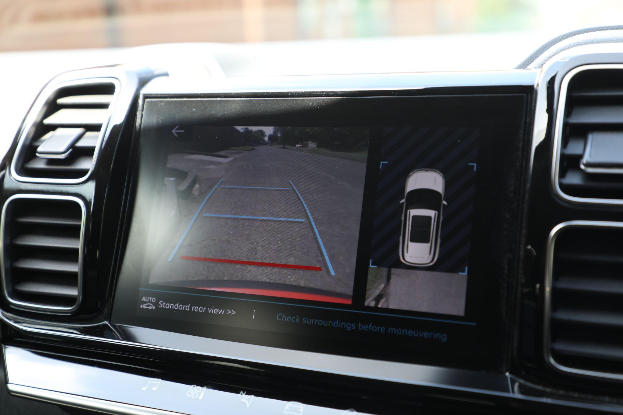 Large vehicle image